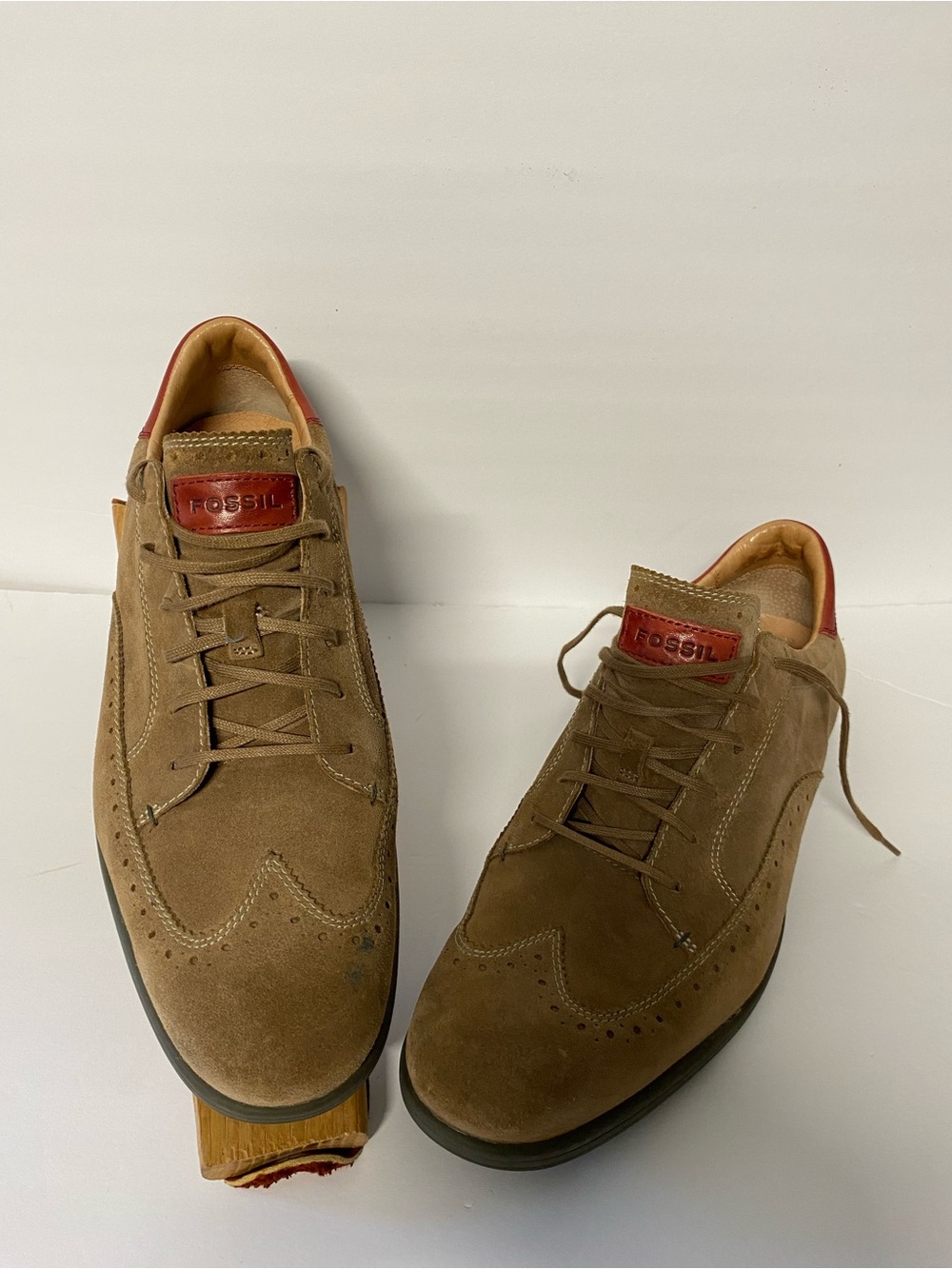 Fossil Men’s US 11 Tan Suede Lace-Up Wingtip Oxford Shoes Featuring Red Tongue